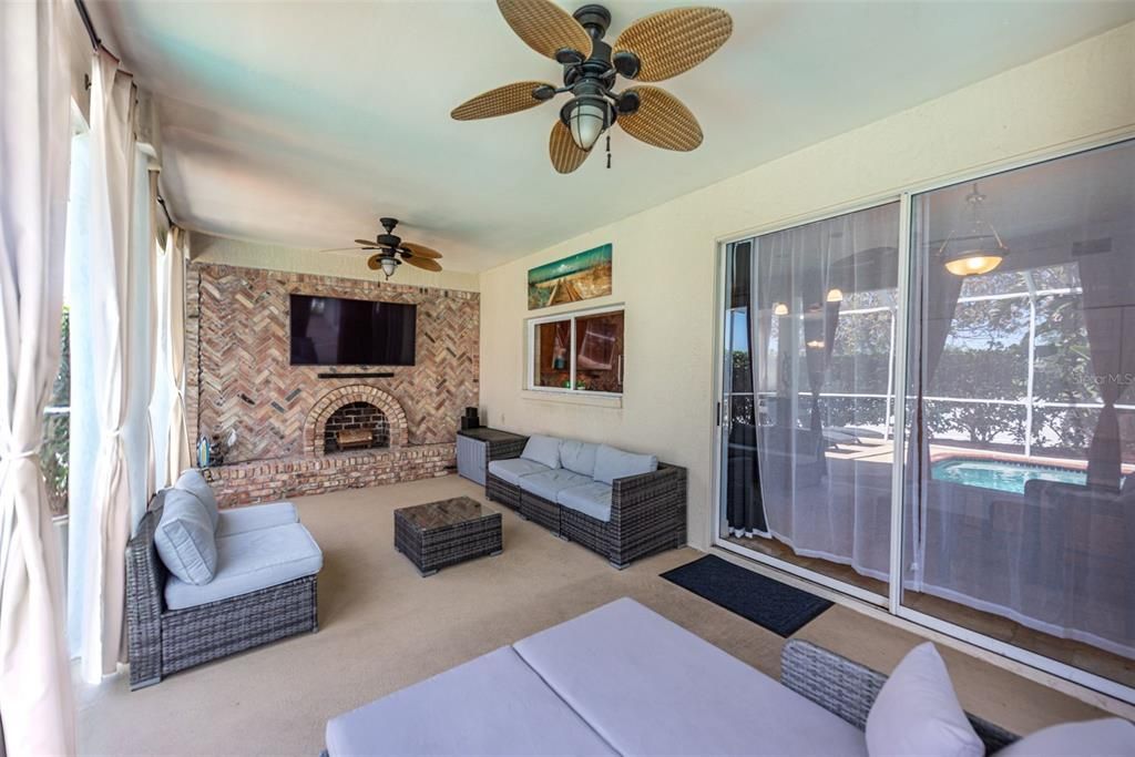 For Sale: $680,000 (5 beds, 2 baths, 3888 Square Feet)