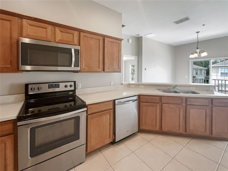 For Sale: $240,000 (2 beds, 2 baths, 1316 Square Feet)