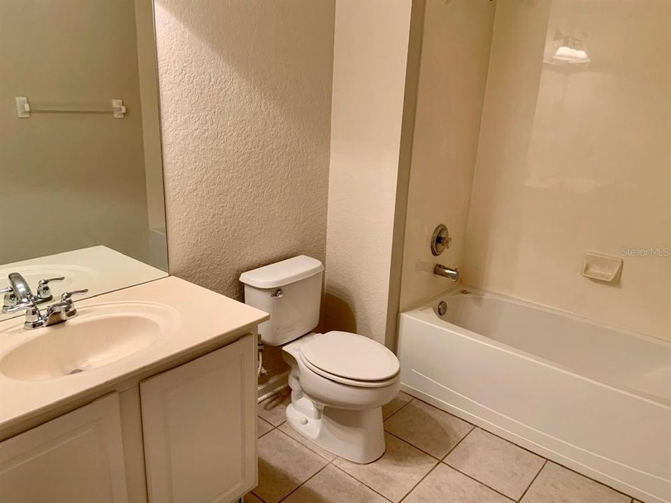 For Rent: $1,995 (3 beds, 2 baths, 1687 Square Feet)