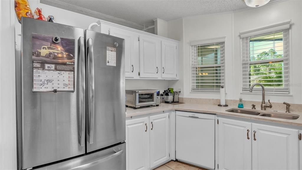 For Sale: $209,900 (2 beds, 2 baths, 1188 Square Feet)