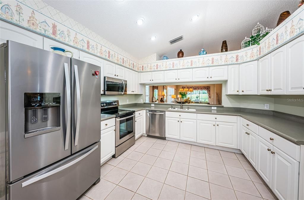 For Sale: $439,000 (2 beds, 2 baths, 1967 Square Feet)