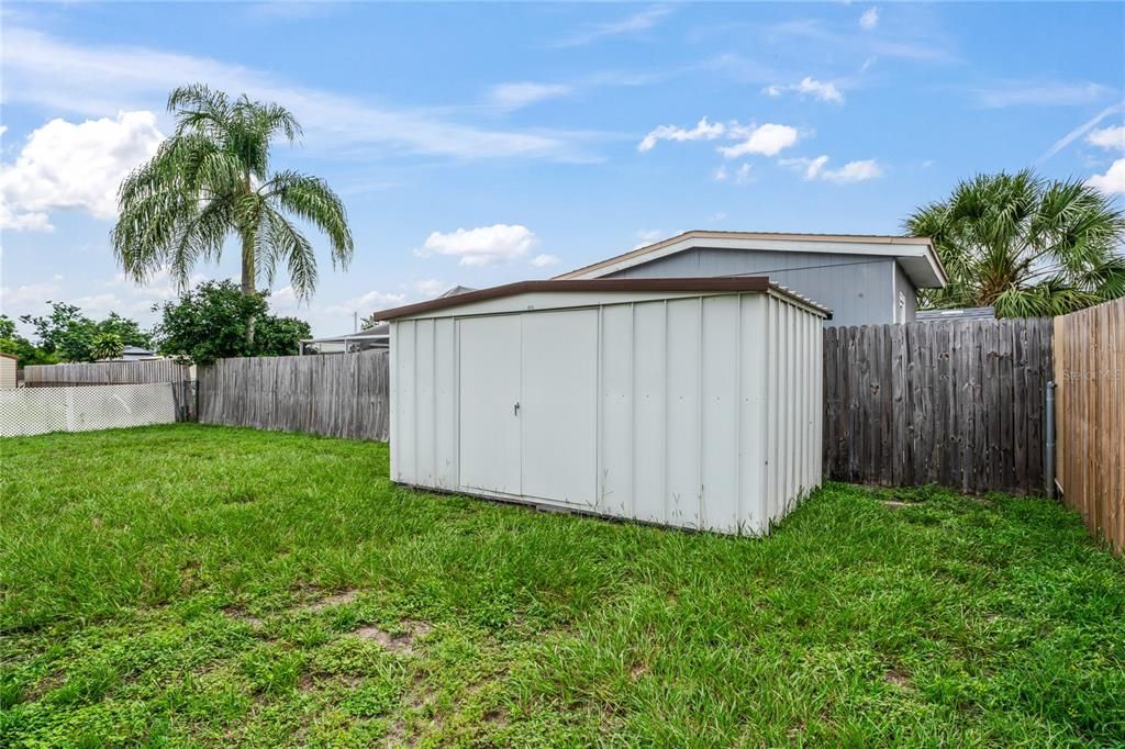 Active With Contract: $235,000 (2 beds, 2 baths, 999 Square Feet)