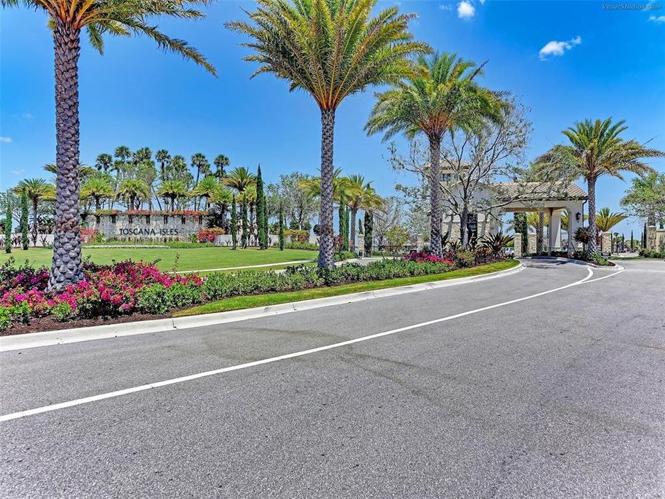 Active With Contract: $1,695,000 (3 beds, 3 baths, 3725 Square Feet)