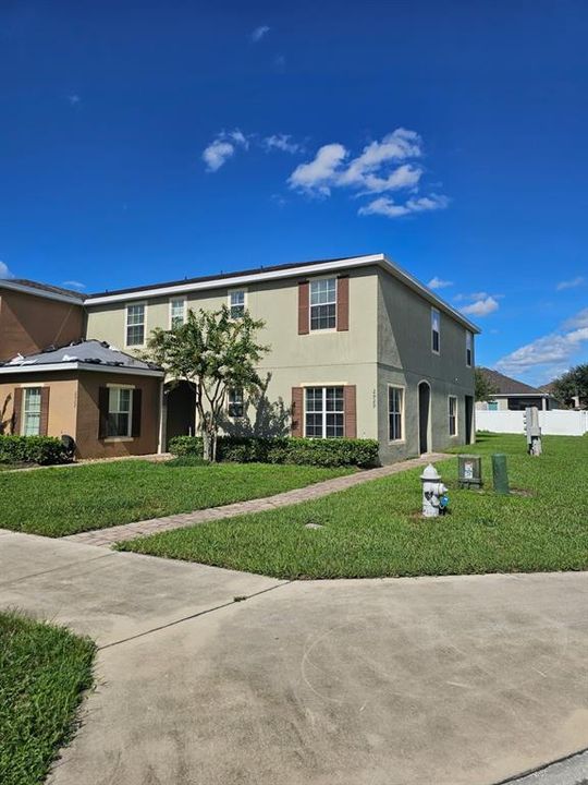 Active With Contract: $1,850 (3 beds, 2 baths, 1598 Square Feet)