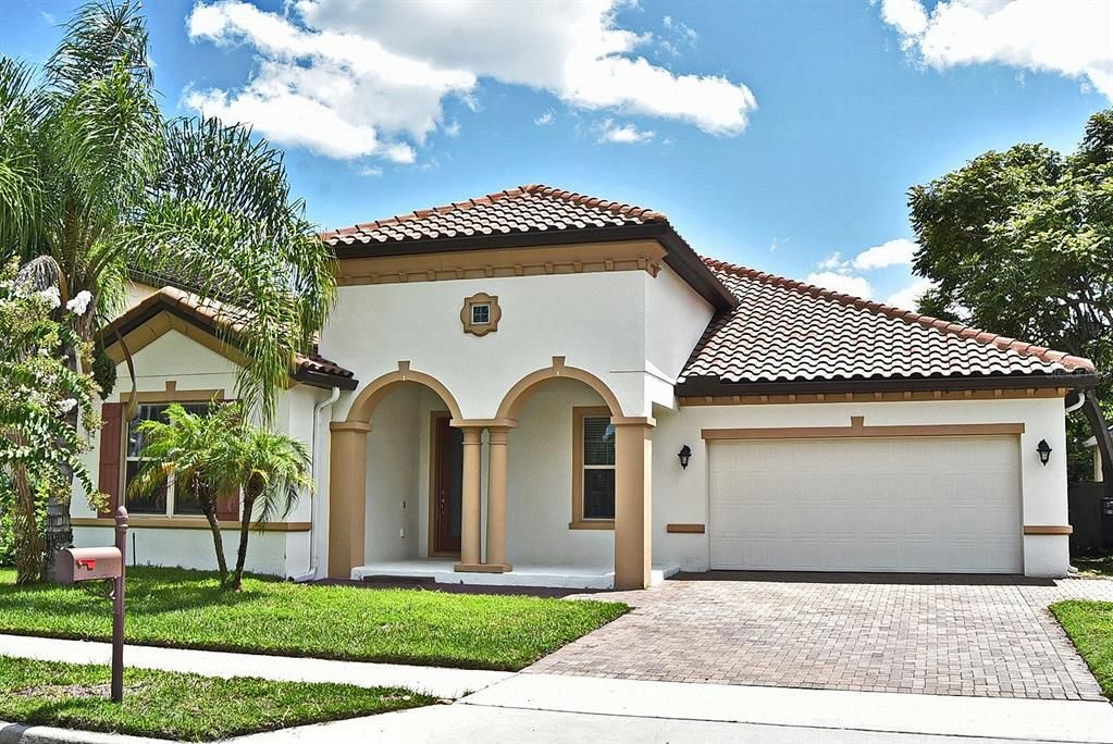 Recently Rented: $3,400 (4 beds, 3 baths, 2681 Square Feet)