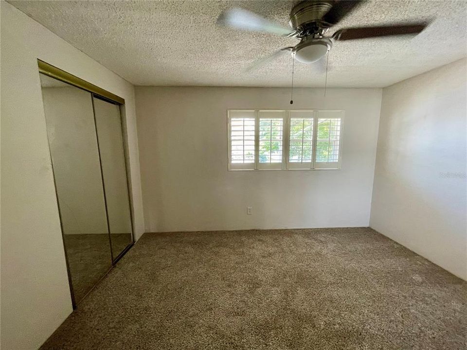 For Sale: $129,000 (2 beds, 1 baths, 960 Square Feet)