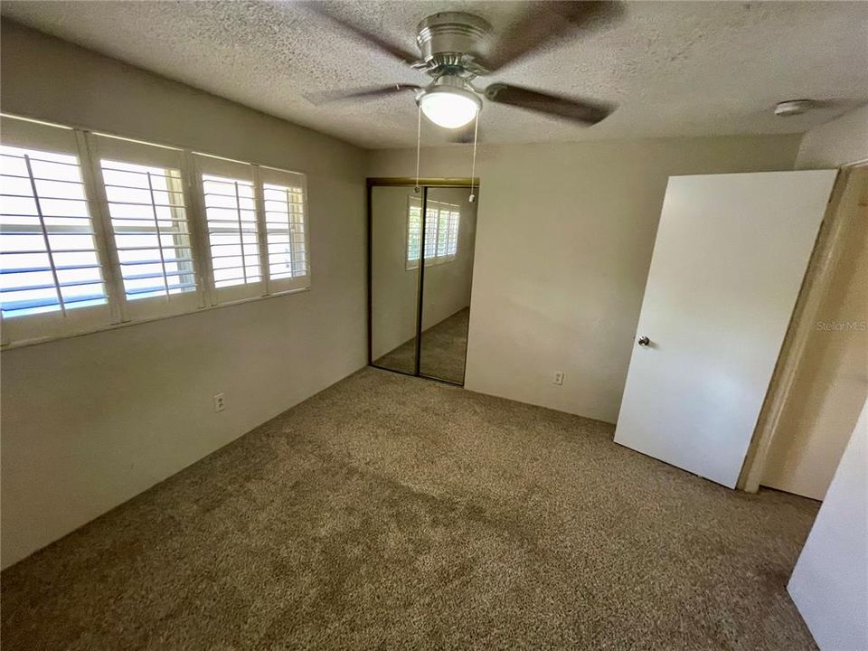 For Sale: $129,000 (2 beds, 1 baths, 960 Square Feet)