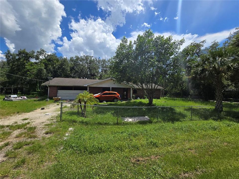 Recently Sold: $185,000 (3 beds, 2 baths, 1366 Square Feet)