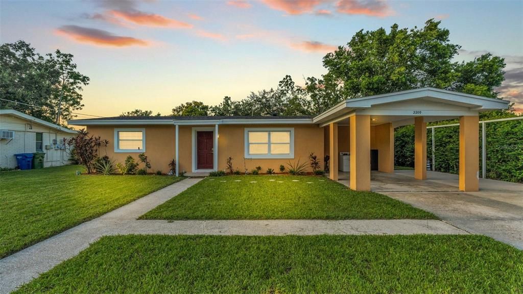 Active With Contract: $288,000 (3 beds, 2 baths, 1400 Square Feet)