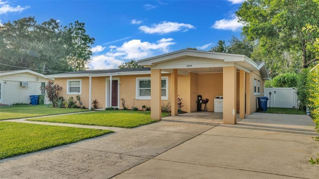 Active With Contract: $288,000 (3 beds, 2 baths, 1400 Square Feet)