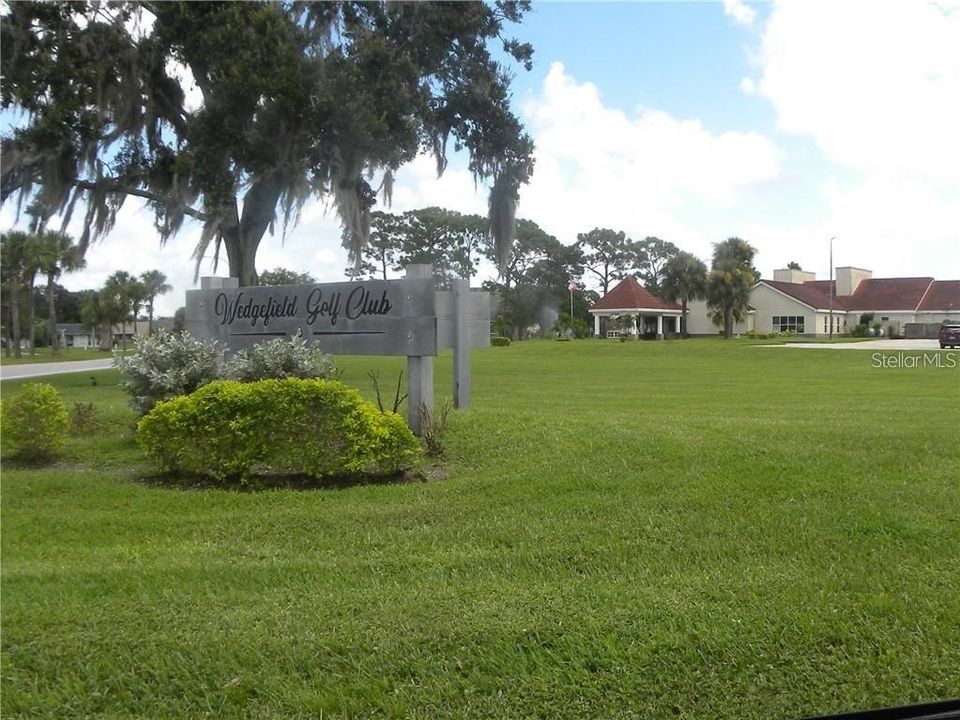 Wedgefield Golf Clubhouse view