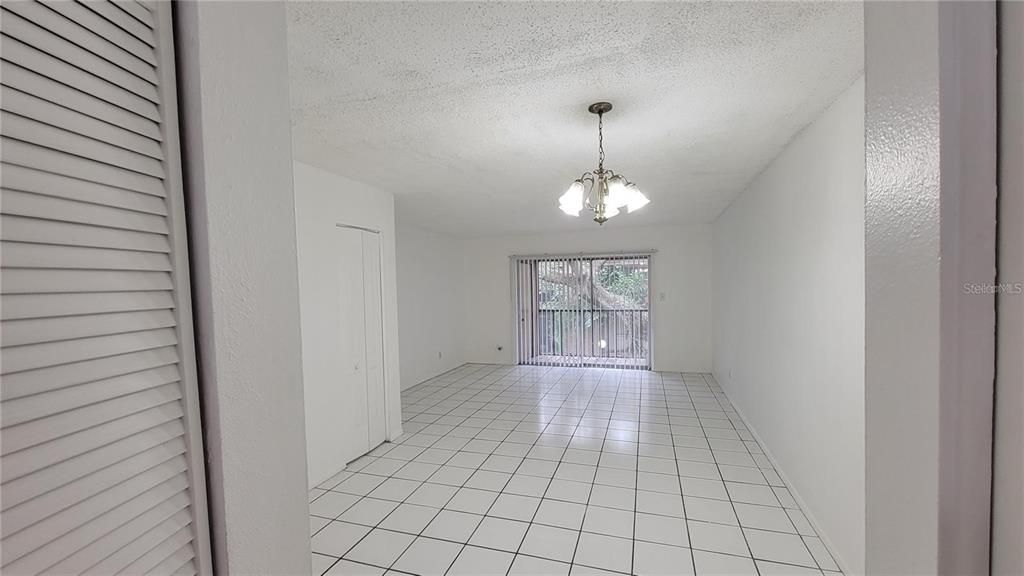 For Rent: $1,350 (2 beds, 1 baths, 1074 Square Feet)