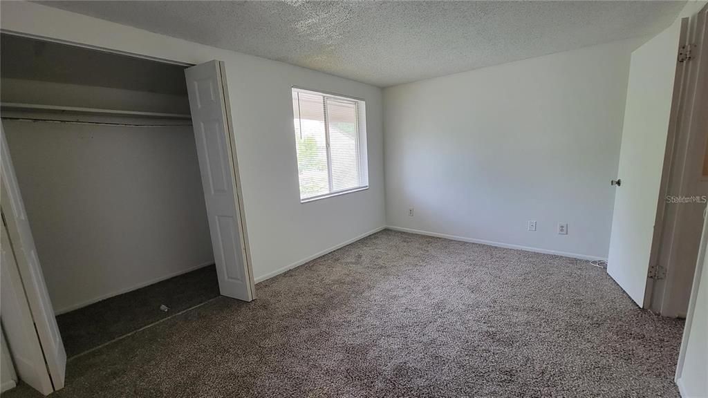 For Rent: $1,350 (2 beds, 1 baths, 1074 Square Feet)