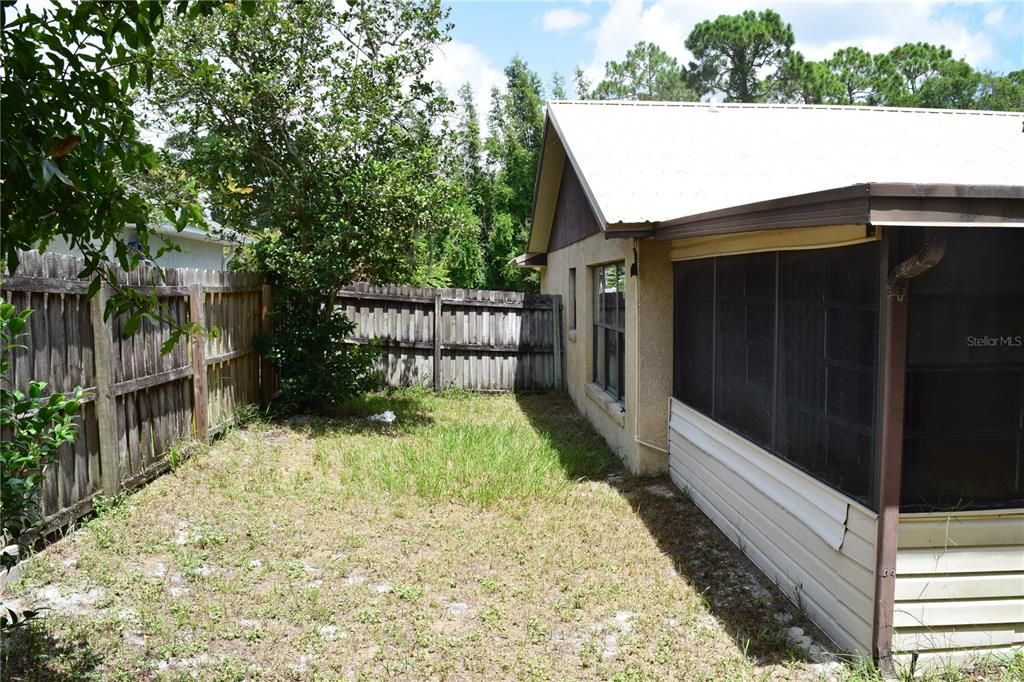 SIDE YARD W/POSSIBLE BOAT STORAGE