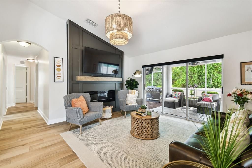 Active With Contract: $450,000 (4 beds, 2 baths, 1936 Square Feet)