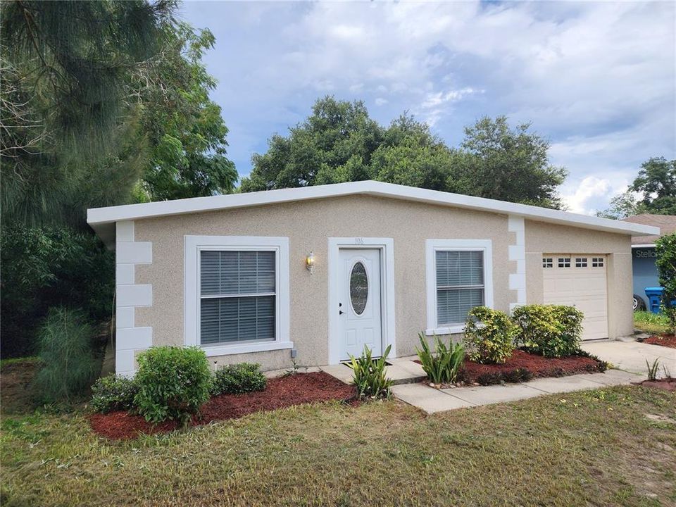 Active With Contract: $245,000 (3 beds, 2 baths, 960 Square Feet)