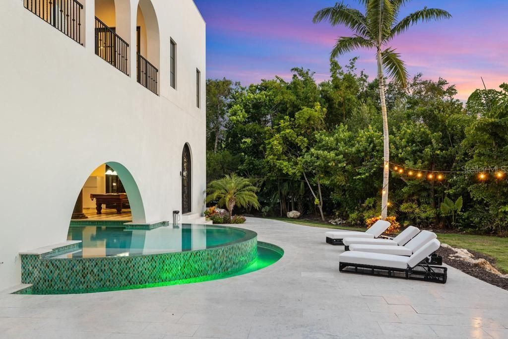 For Sale: $8,495,000 (6 beds, 6 baths, 5201 Square Feet)