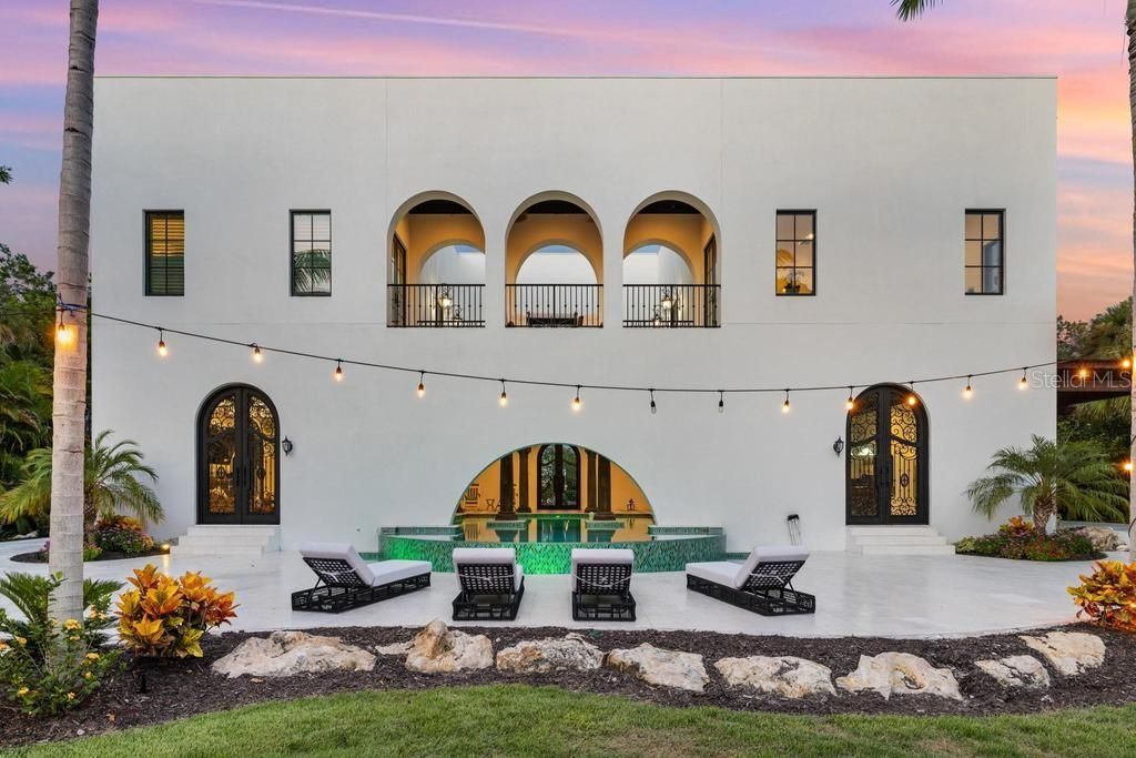 For Sale: $8,495,000 (6 beds, 6 baths, 5201 Square Feet)