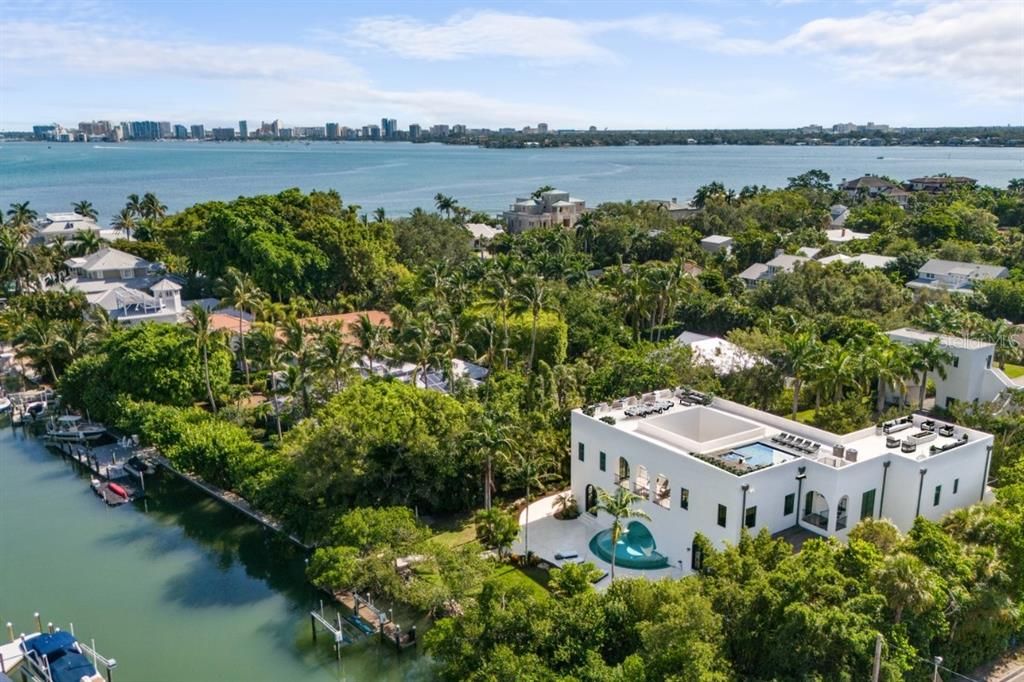 For Sale: $8,495,000 (6 beds, 6 baths, 5201 Square Feet)