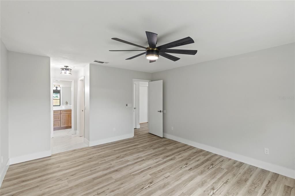 Active With Contract: $359,900 (3 beds, 2 baths, 1615 Square Feet)