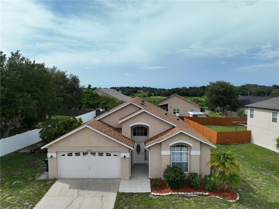 Active With Contract: $374,900 (3 beds, 2 baths, 1662 Square Feet)