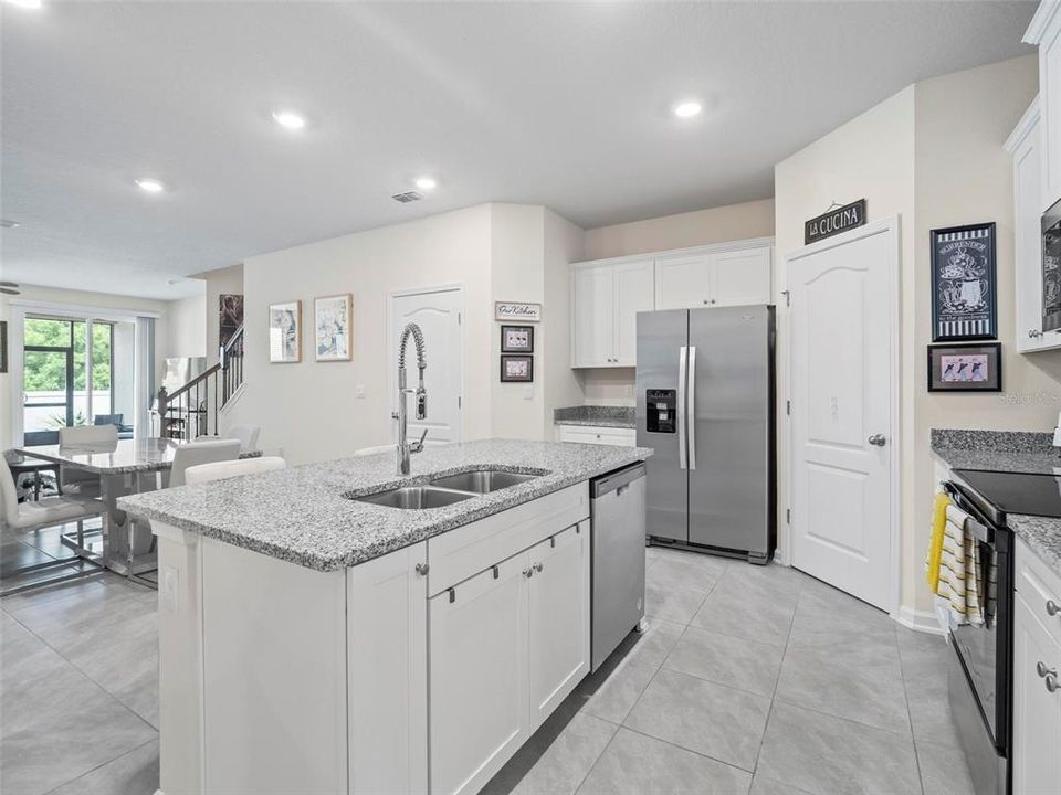 For Sale: $255,500 (2 beds, 2 baths, 1443 Square Feet)