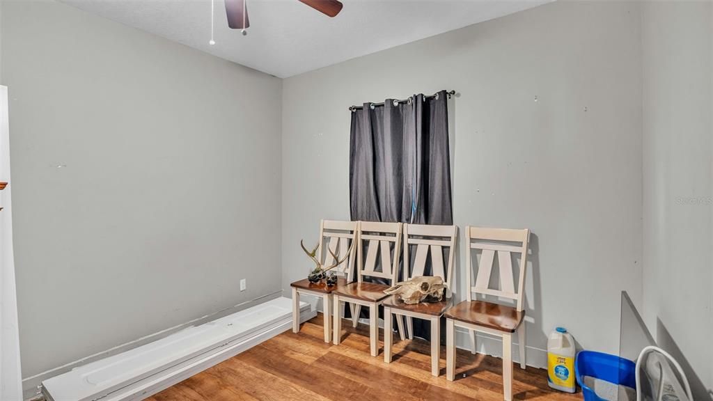 Active With Contract: $219,900 (3 beds, 2 baths, 1300 Square Feet)