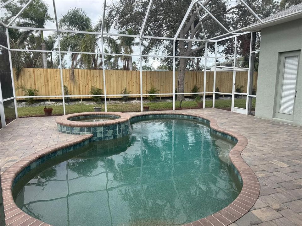 Под контрактом: $799,999 (4 спален, 3 ванн, 2527 Квадратных фут)