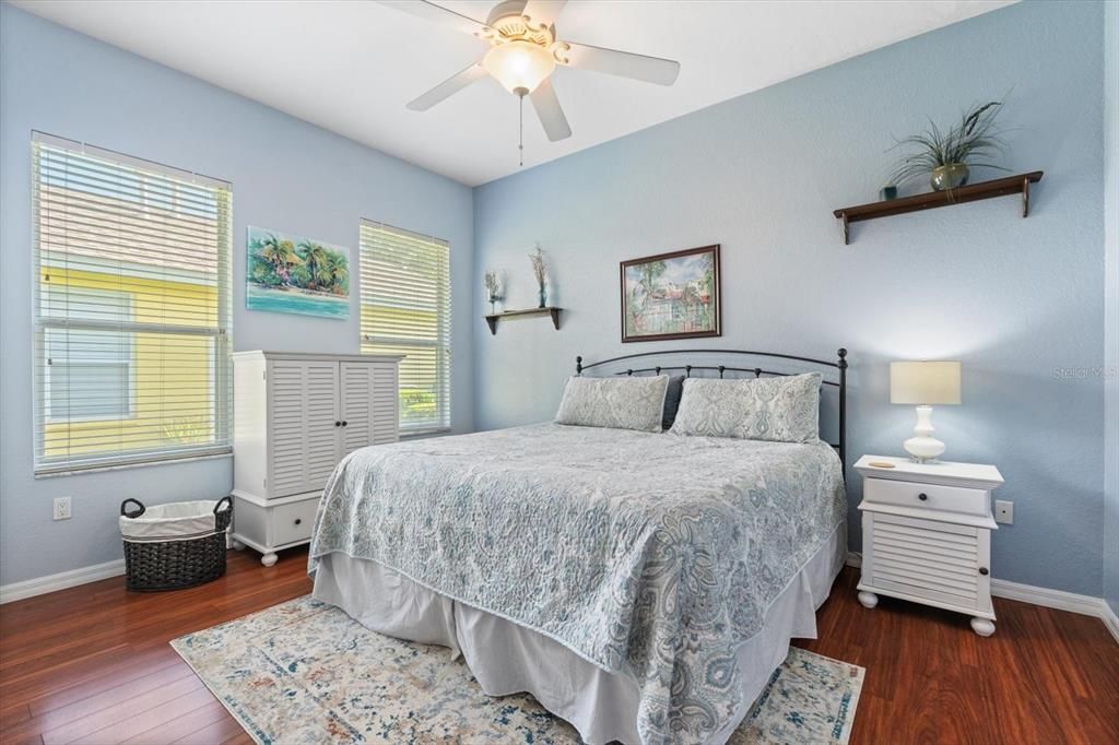 Под контрактом: $799,999 (4 спален, 3 ванн, 2527 Квадратных фут)