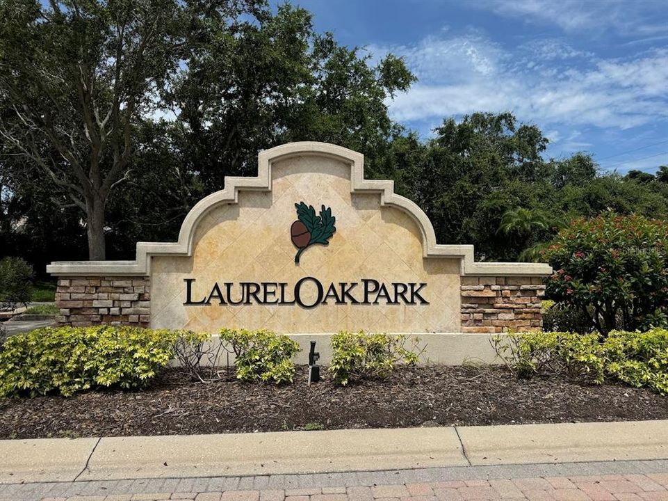 Под контрактом: $799,999 (4 спален, 3 ванн, 2527 Квадратных фут)