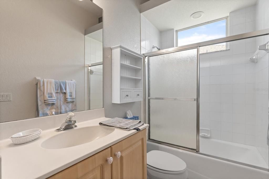 Под контрактом: $799,999 (4 спален, 3 ванн, 2527 Квадратных фут)