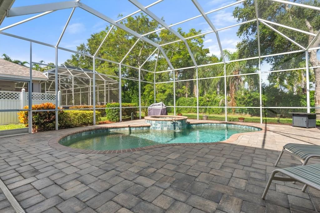 Под контрактом: $799,999 (4 спален, 3 ванн, 2527 Квадратных фут)