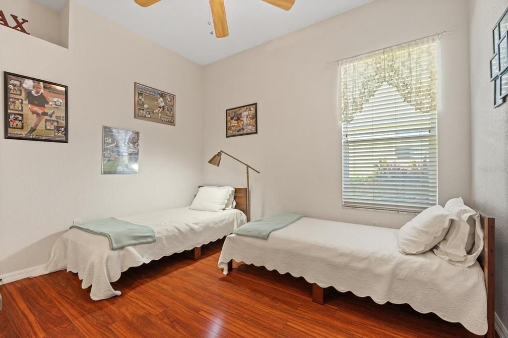 Под контрактом: $799,999 (4 спален, 3 ванн, 2527 Квадратных фут)