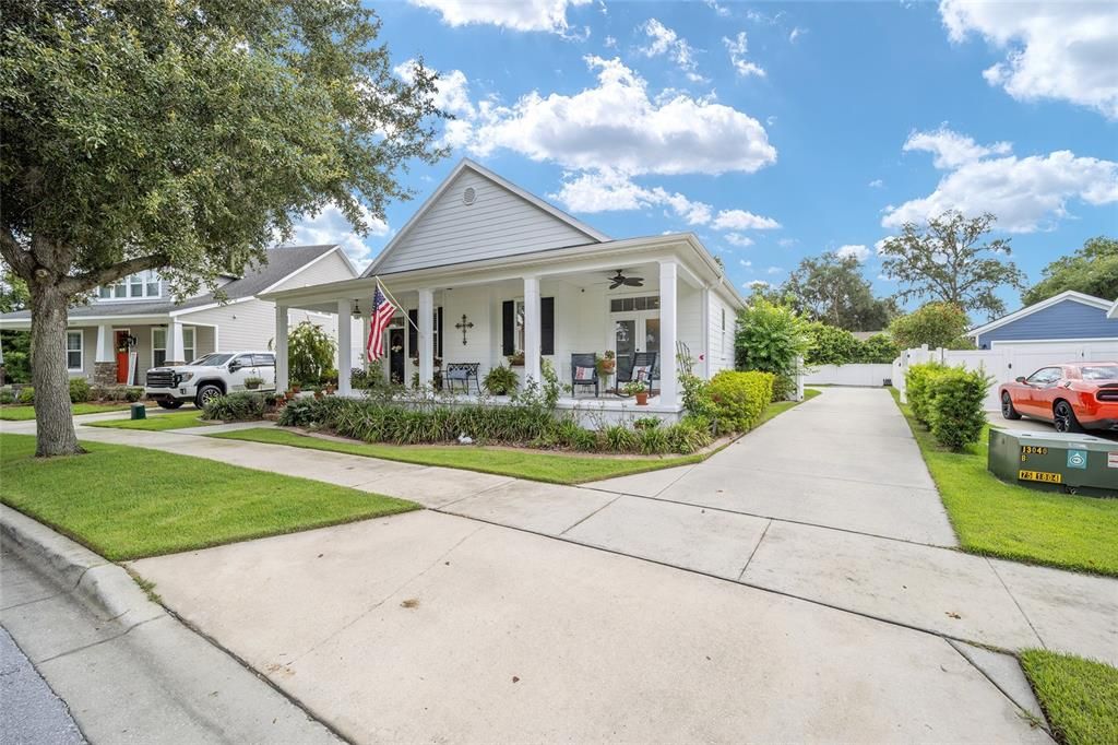 Active With Contract: $589,900 (4 beds, 3 baths, 2323 Square Feet)