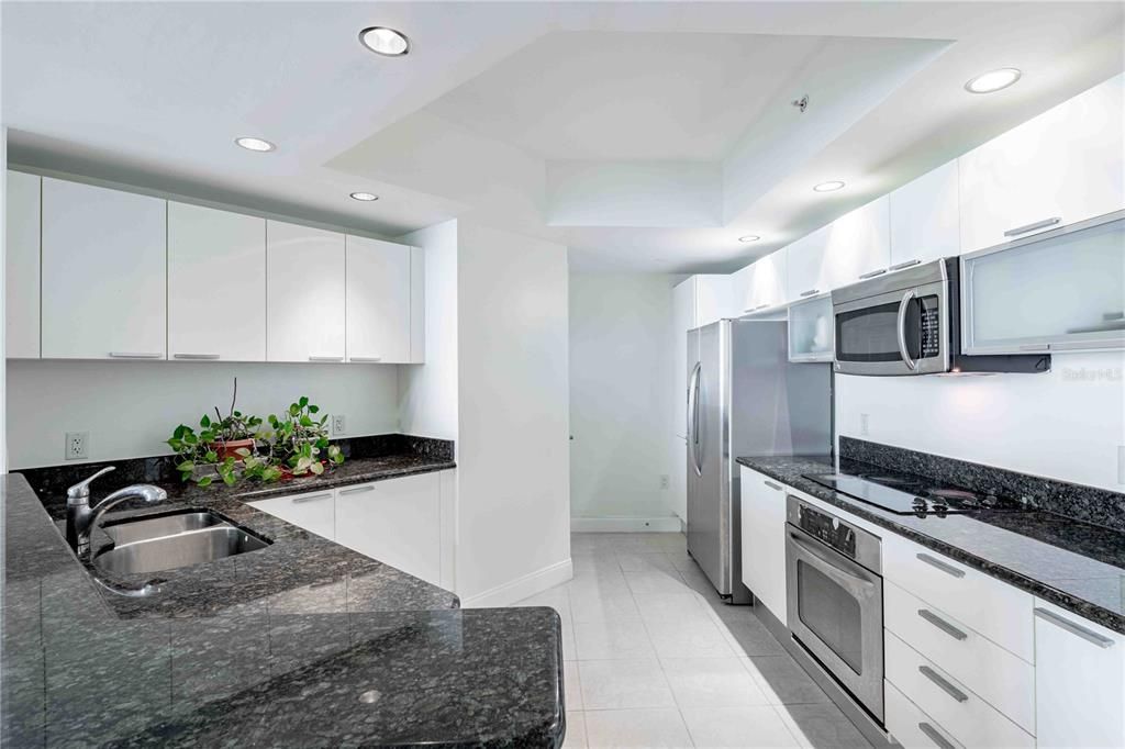 For Sale: $374,700 (2 beds, 2 baths, 1539 Square Feet)