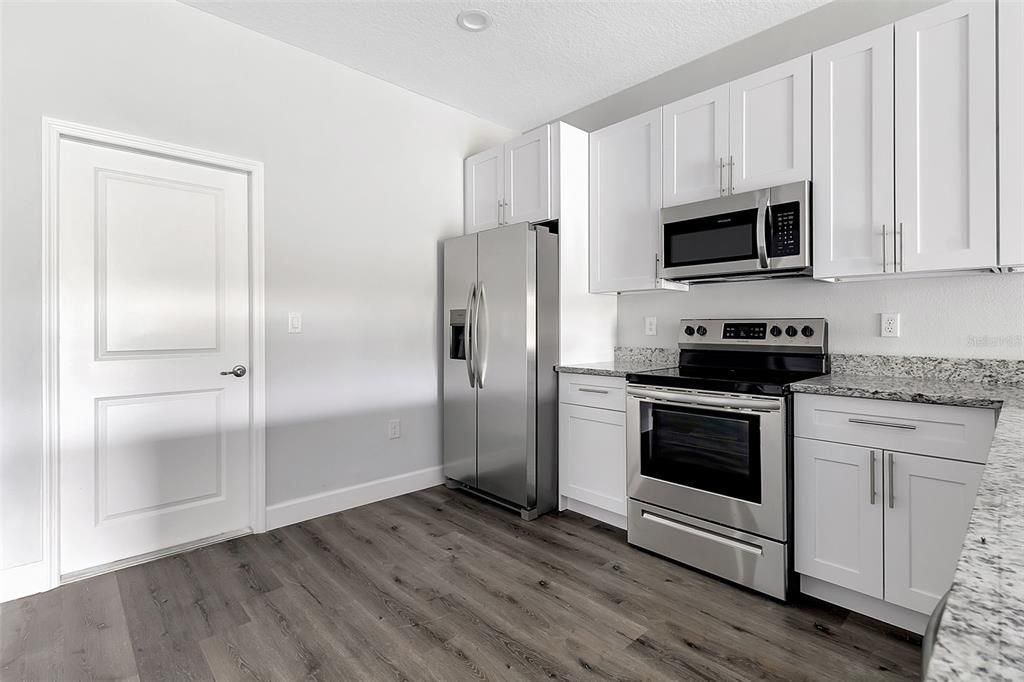 For Rent: $1,897 (3 beds, 2 baths, 1379 Square Feet)