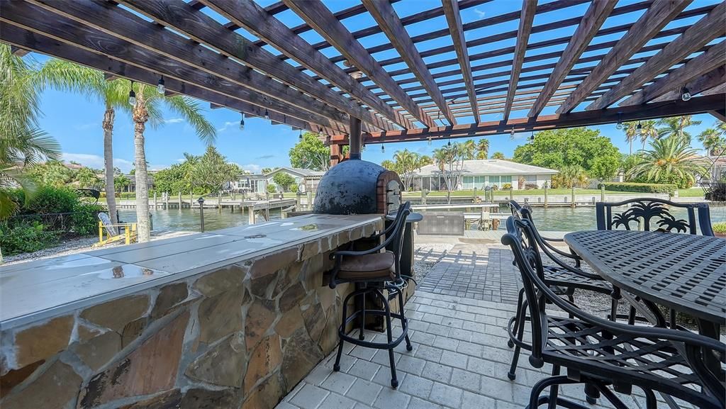 Outdoor Lower Level Bar Area with Pizza Oven