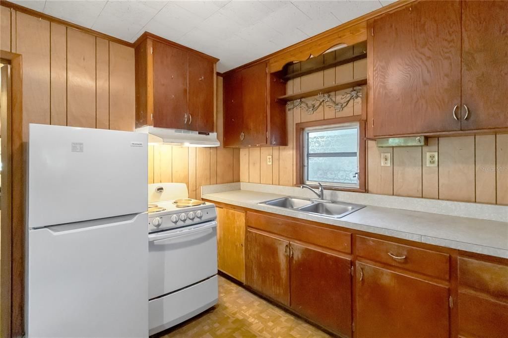 For Sale: $249,000 (3 beds, 1 baths, 1277 Square Feet)