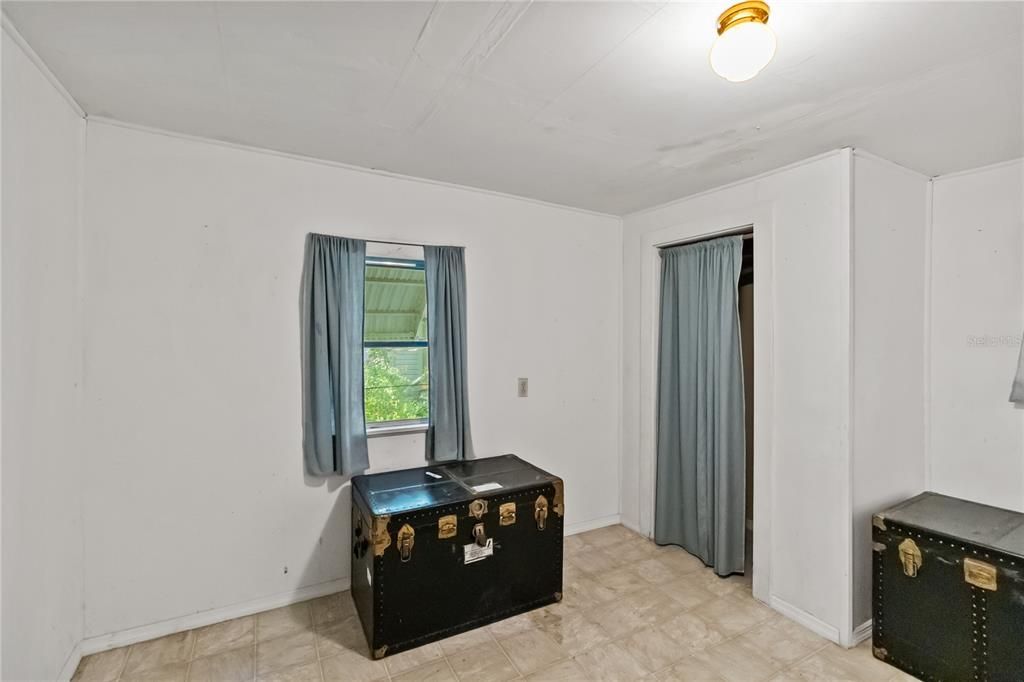 For Sale: $249,000 (3 beds, 1 baths, 1277 Square Feet)