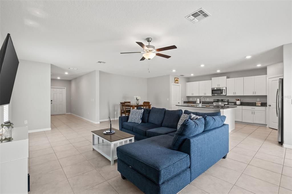 Active With Contract: $360,000 (5 beds, 2 baths, 2264 Square Feet)