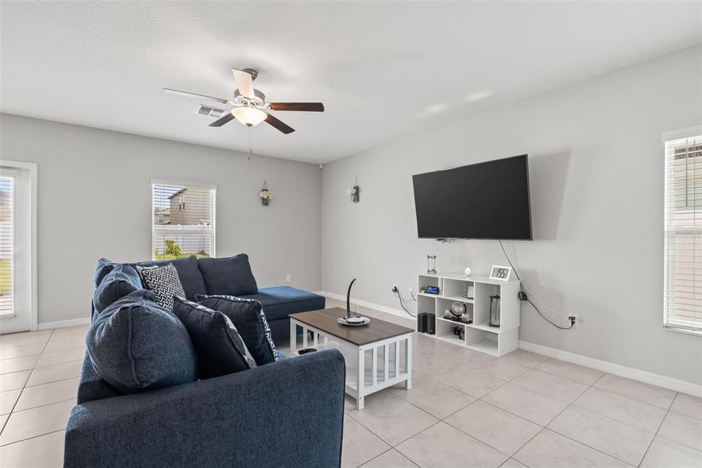 Active With Contract: $360,000 (5 beds, 2 baths, 2264 Square Feet)