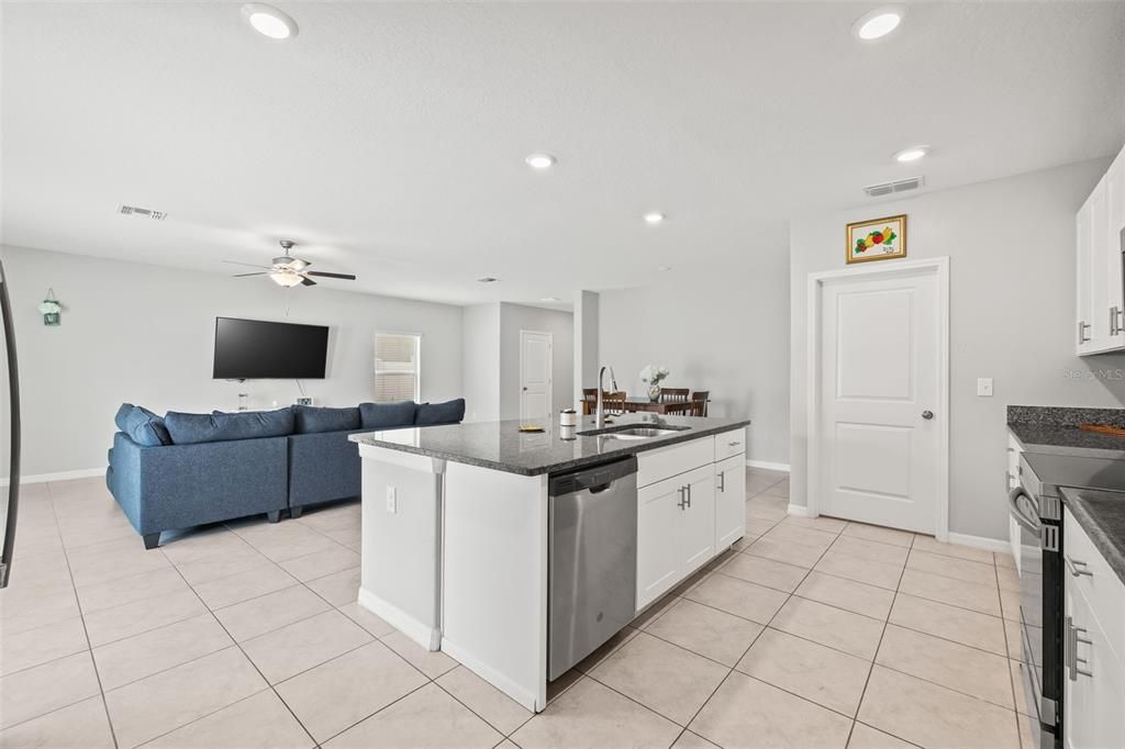 Active With Contract: $360,000 (5 beds, 2 baths, 2264 Square Feet)