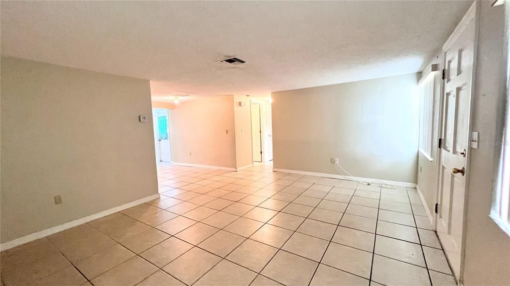 Active With Contract: $1,500 (2 beds, 1 baths, 1104 Square Feet)