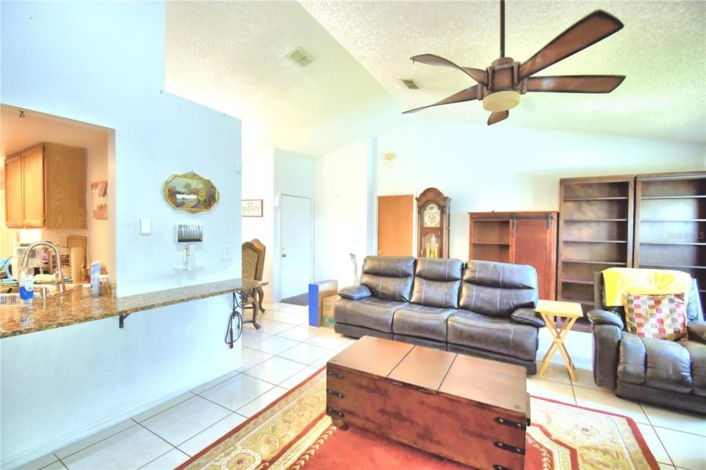 For Sale: $289,900 (3 beds, 2 baths, 1488 Square Feet)