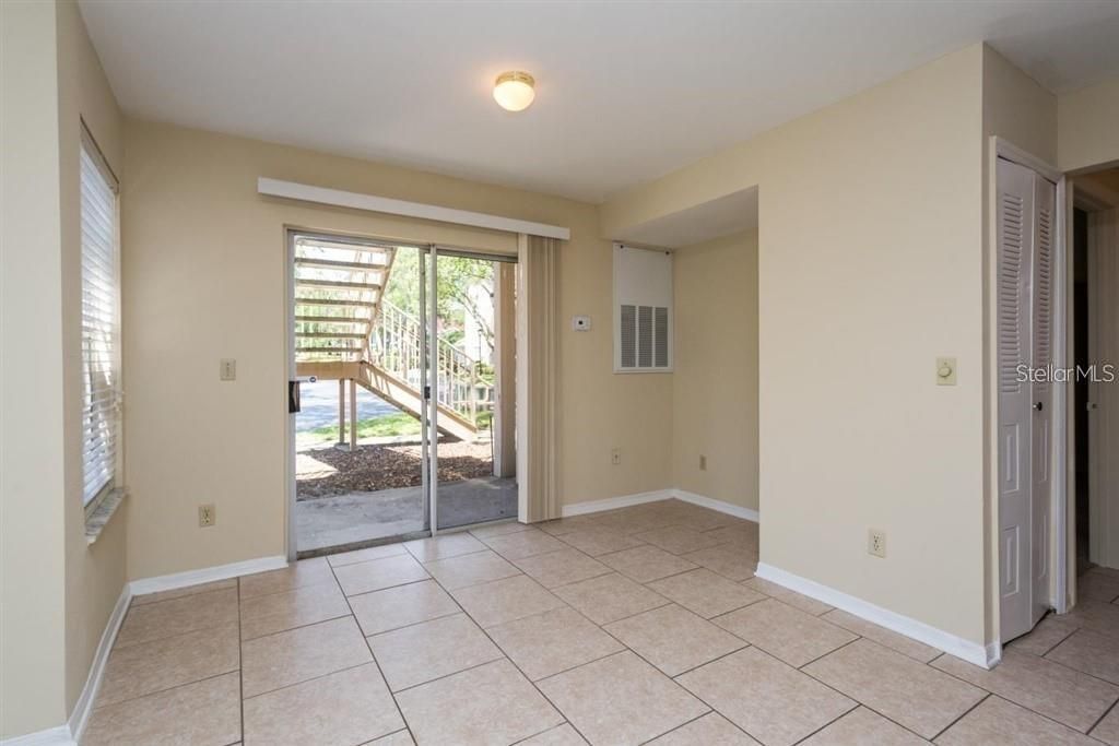 Active With Contract: $184,900 (2 beds, 2 baths, 984 Square Feet)