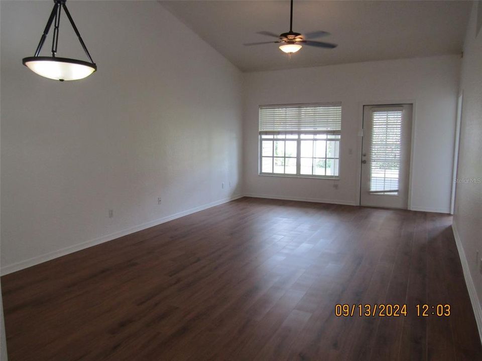 For Rent: $2,125 (3 beds, 2 baths, 1288 Square Feet)