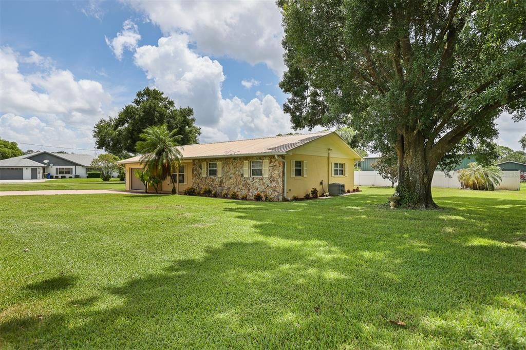 For Sale: $285,000 (3 beds, 2 baths, 1438 Square Feet)