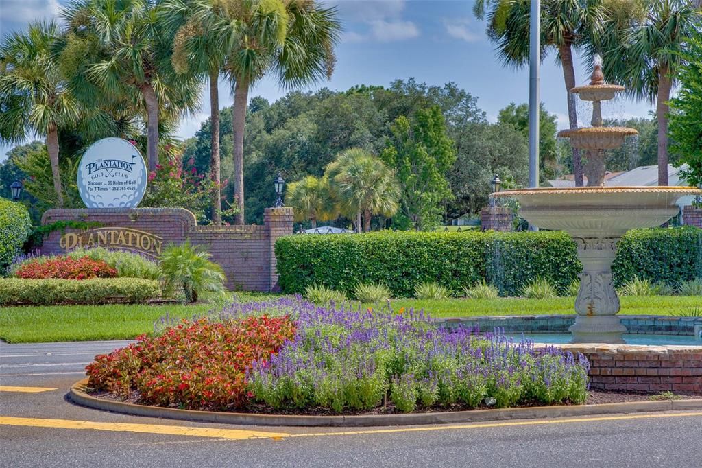 Beautiful entrance to Plantation at Leesburg