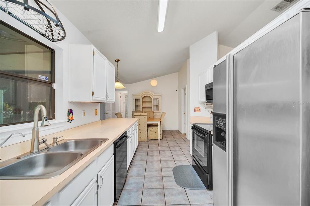 For Sale: $245,000 (3 beds, 2 baths, 1626 Square Feet)