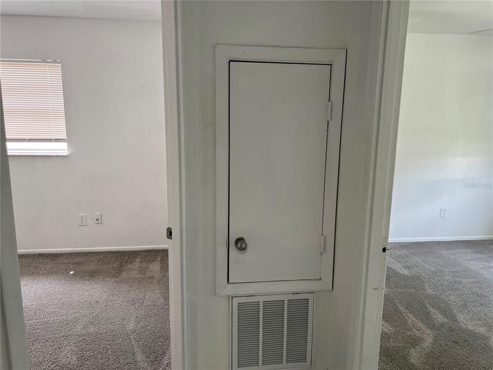 For Rent: $1,350 (2 beds, 1 baths, 784 Square Feet)